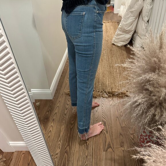 7 For All Mankind High Waist Cropped Bleach Hem 29 - Picture 2 of 5